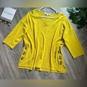 99 Jane Street knit v-neck sweater top with button detail in yellow. Size L